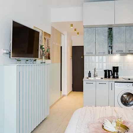 Live The - Modern Next To The Athenaeum