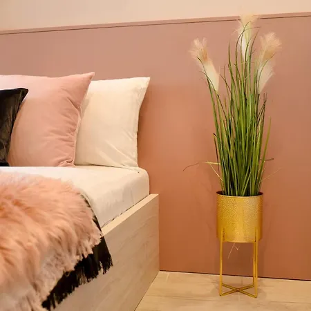 Live The - Modern Next To The Athenaeum *