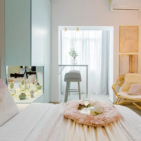 Live The - Modern Next To The Athenaeum * 布加勒斯特