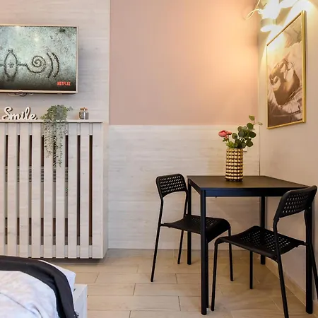 Live The - Modern Next To The Athenaeum * 布加勒斯特