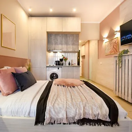 Live The - Modern Next To The Athenaeum 布加勒斯特