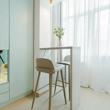 Live The - Modern Next To The Athenaeum