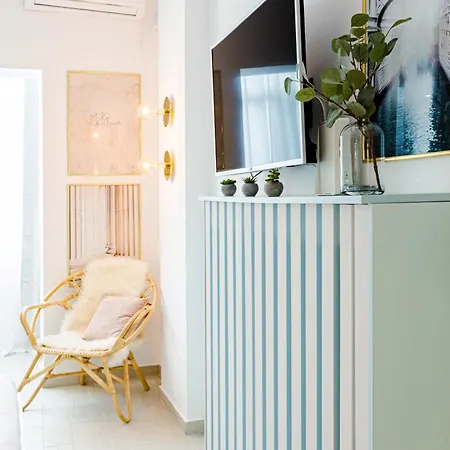 Live The - Modern Next To The Athenaeum *